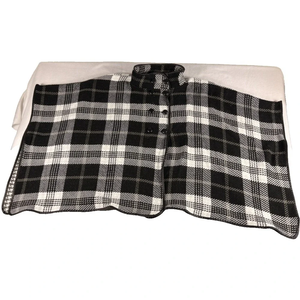 Simply Noelle Poncho Cape Shawl Womens One Size Black White Plaid Mock Neck Warm